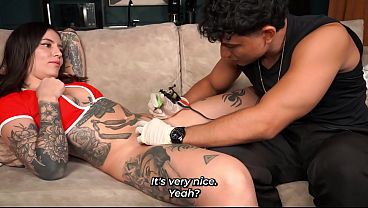 Big tattoo – Tattooed woman wants a tattoo on her pussy. Guess what ended up happening?